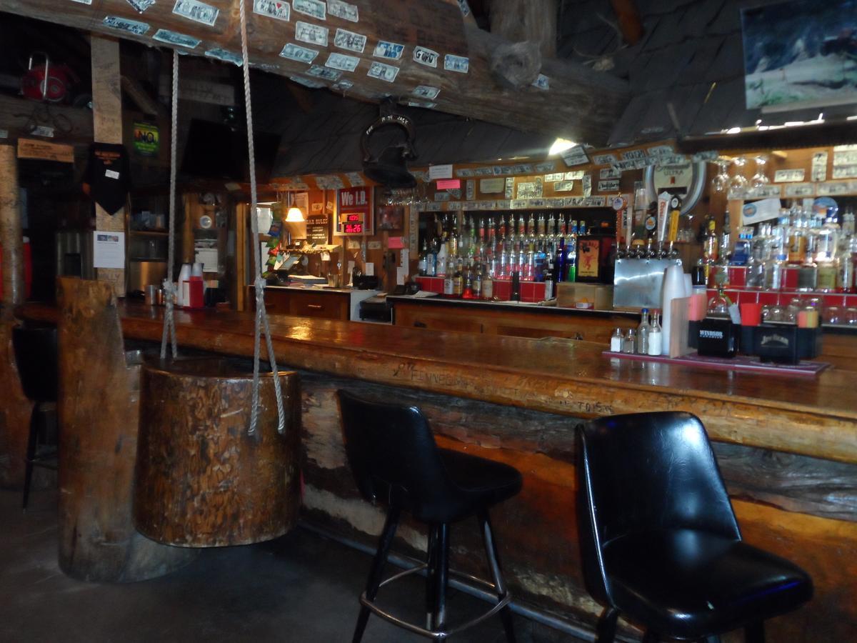 롤로 The Jack Saloon 모텔 외부 사진